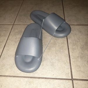 Casual Slides